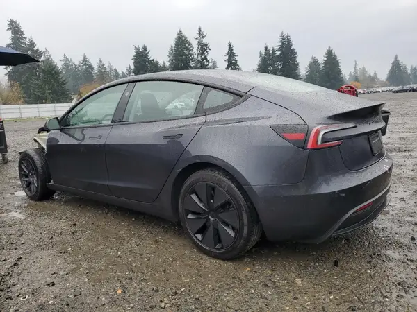 5YJ3E1EA0SF886198 2025 TESLA MODEL 3 - Image 2