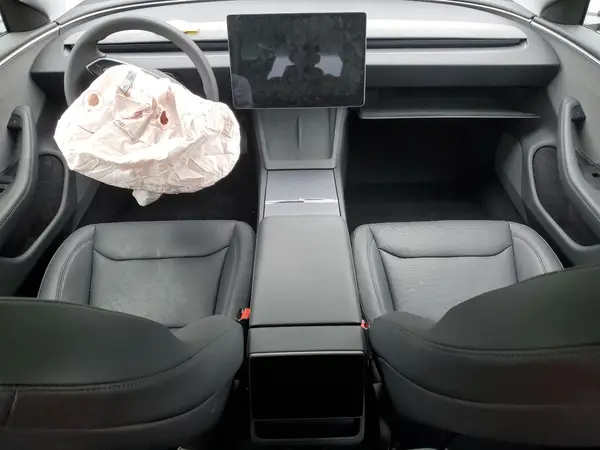 5YJ3E1EA0SF886928 2025 TESLA MODEL 3 - Image 8