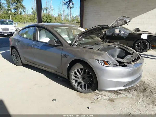 5YJ3E1EA0SF887870 2025 TESLA MODEL 3 - Image 1