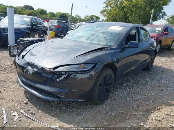 5YJ3E1EA0SF888503 2025 TESLA MODEL 3 - Image 2