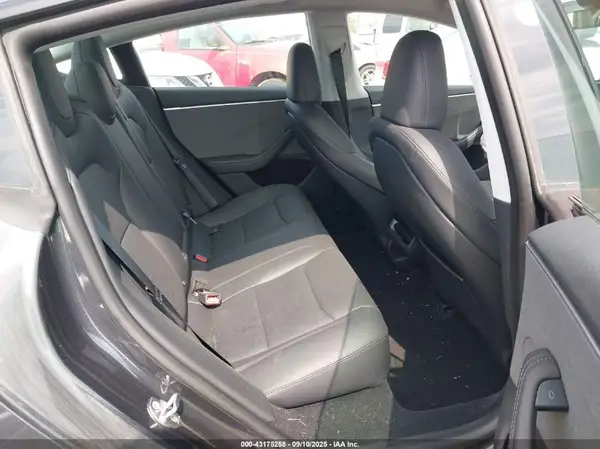 5YJ3E1EA0SF888503 2025 TESLA MODEL 3 - Image 8