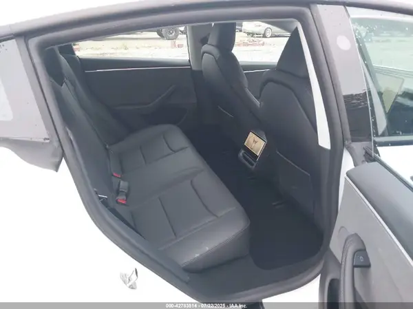 5YJ3E1EA0SF898318 2025 TESLA MODEL 3 - Image 8