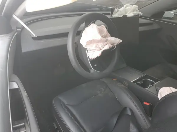 5YJ3E1EA0SF903551 2025 TESLA MODEL 3 - Image 8