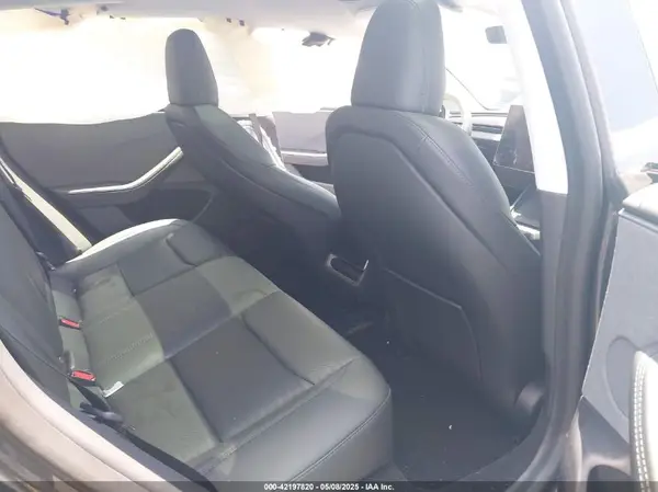 5YJ3E1EA0SF903825 2025 TESLA MODEL 3 - Image 8