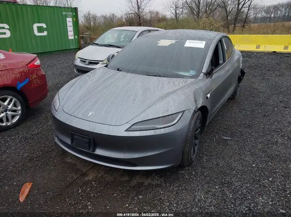5YJ3E1EA0SF906935 2025 TESLA MODEL 3 - Image 2