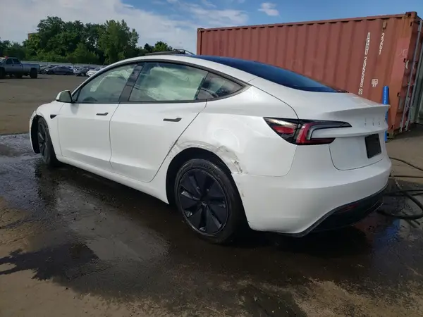 5YJ3E1EA0SF911326 2025 TESLA MODEL 3 - Image 2