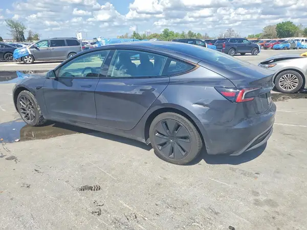 5YJ3E1EA0SF912962 2025 TESLA MODEL 3 - Image 2