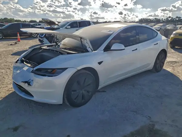 5YJ3E1EA0SF915358 2025 TESLA MODEL 3 - Image 1
