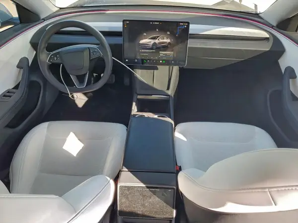 5YJ3E1EA0SF915358 2025 TESLA MODEL 3 - Image 8