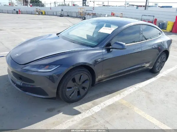 5YJ3E1EA0SF915571 2025 TESLA MODEL 3 - Image 2