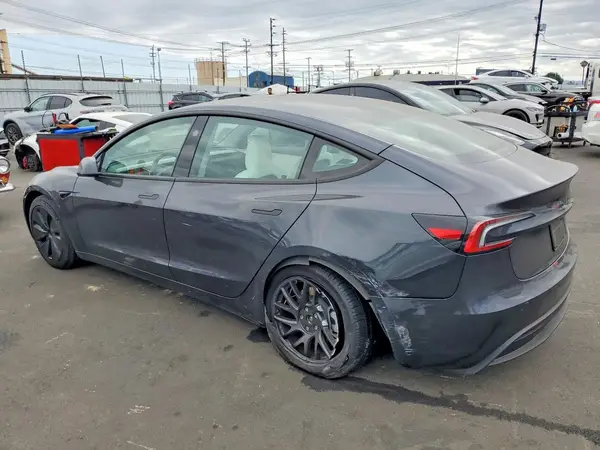 5YJ3E1EA0SF916932 2025 TESLA MODEL 3 - Image 2