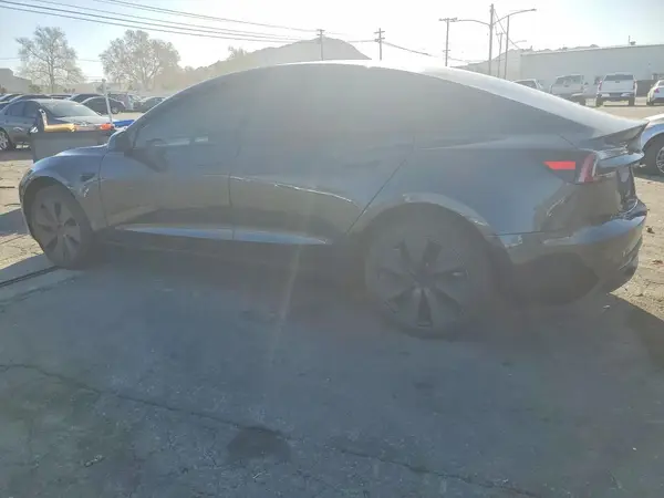 5YJ3E1EA0SF920625 2025 TESLA MODEL 3 - Image 2