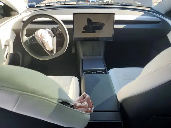 5YJ3E1EA0SF920625 2025 TESLA MODEL 3 - Image 8