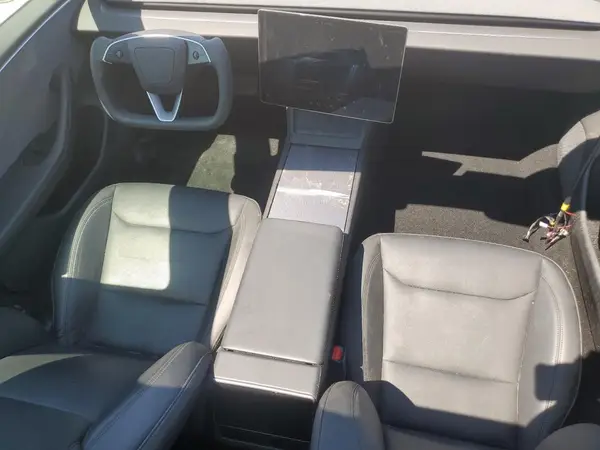 5YJ3E1EA0SF922486 2025 TESLA MODEL 3 - Image 8