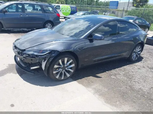 5YJ3E1EA0SF924173 2025 TESLA MODEL 3 - Image 2