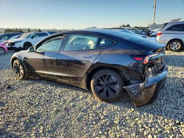 5YJ3E1EA0SF927056 2025 TESLA MODEL 3 - Image 2