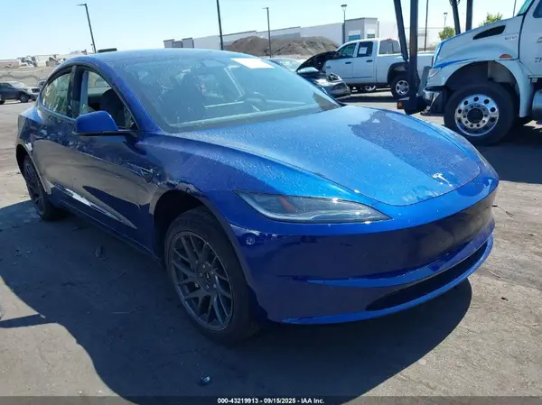 5YJ3E1EA0SF930877 2025 TESLA MODEL 3 - Image 1