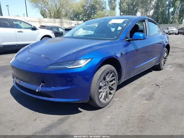 5YJ3E1EA0SF930877 2025 TESLA MODEL 3 - Image 2