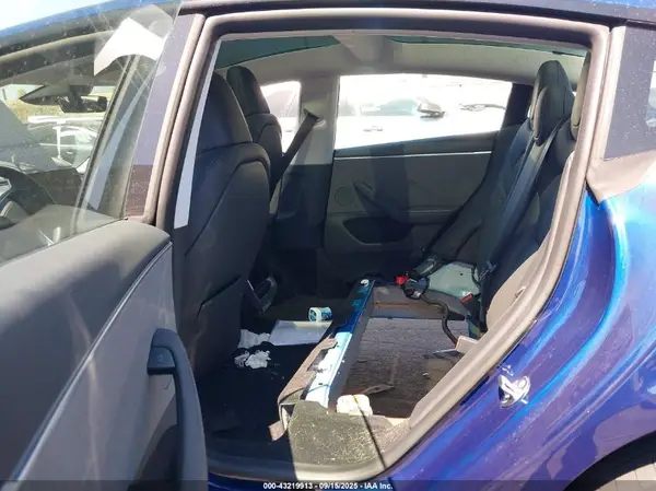5YJ3E1EA0SF930877 2025 TESLA MODEL 3 - Image 8