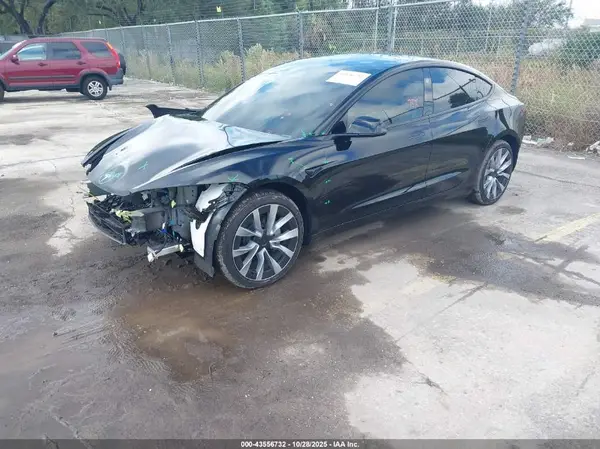 5YJ3E1EA0SF931995 2025 TESLA MODEL 3 - Image 2