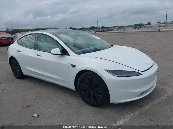 5YJ3E1EA0SF932385 2025 TESLA MODEL 3 - Image 1