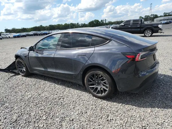 5YJ3E1EA0SF932466 2025 TESLA MODEL 3 - Image 2