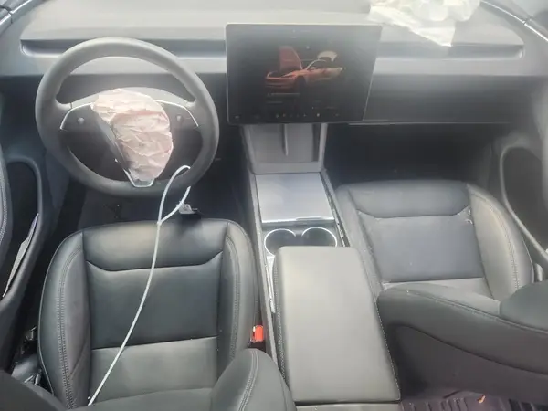 5YJ3E1EA0SF932466 2025 TESLA MODEL 3 - Image 8