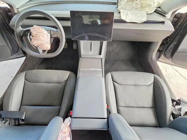 5YJ3E1EA0SF933889 2025 TESLA MODEL 3 - Image 8