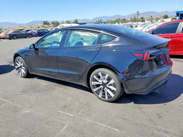 5YJ3E1EA0SF936355 2025 TESLA MODEL 3 - Image 2