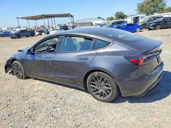 5YJ3E1EA0SF938896 2025 TESLA MODEL 3 - Image 2