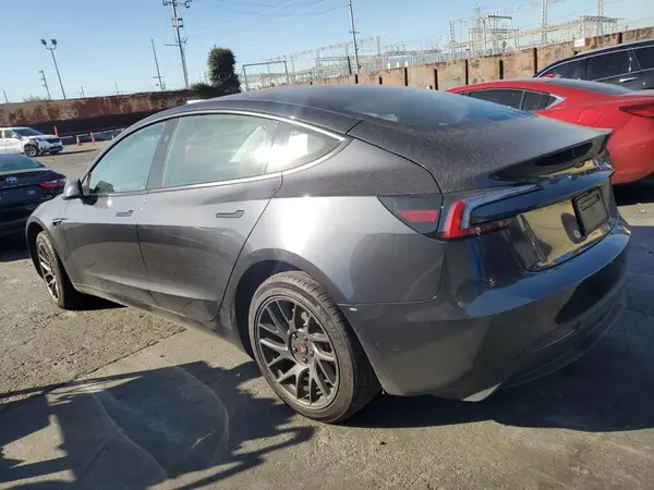 5YJ3E1EA0SF941443 2025 TESLA MODEL 3 - Image 2