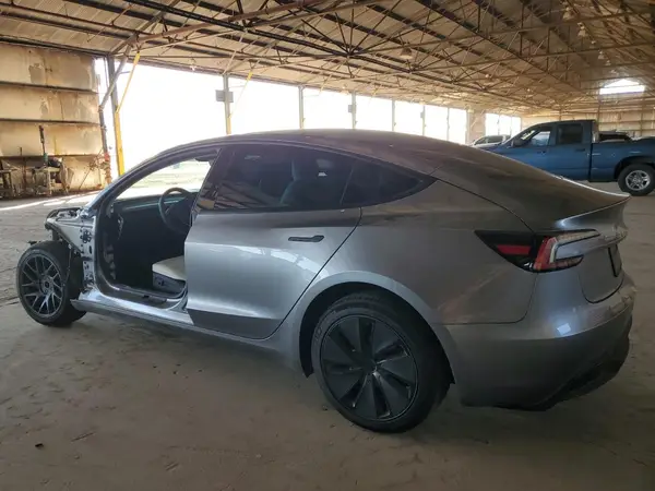 5YJ3E1EA0SF966133 2025 TESLA MODEL 3 - Image 2