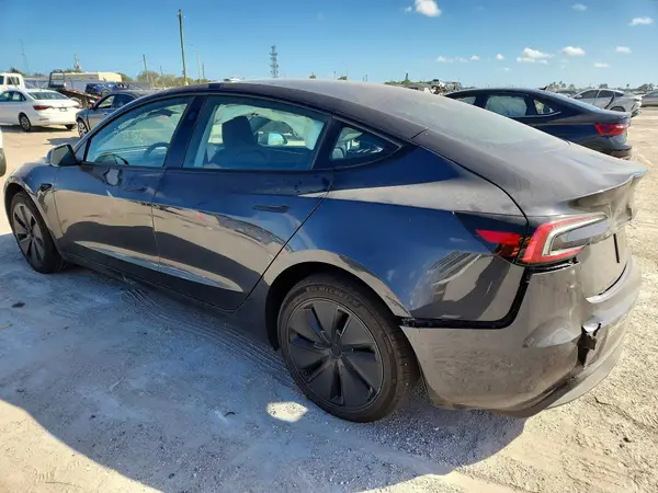 5YJ3E1EA0SF971946 2025 TESLA MODEL 3 - Image 2