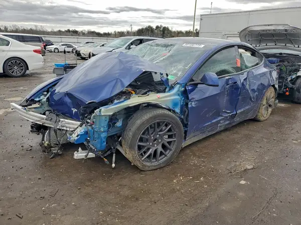 5YJ3E1EA0SF975270 2025 TESLA MODEL 3 - Image 1