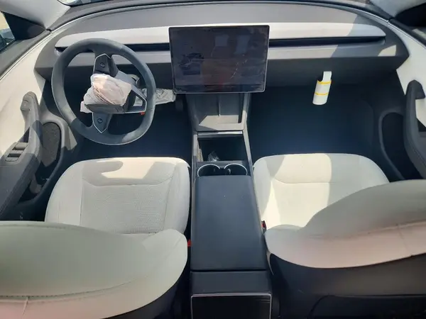 5YJ3E1EA0SF976001 2025 TESLA MODEL 3 - Image 8