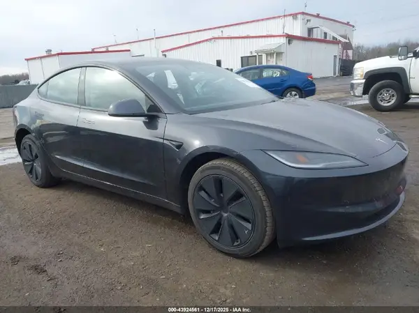 5YJ3E1EA0SF976399 2025 TESLA MODEL 3 - Image 1