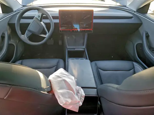 5YJ3E1EA0SF978590 2025 TESLA MODEL 3 - Image 8