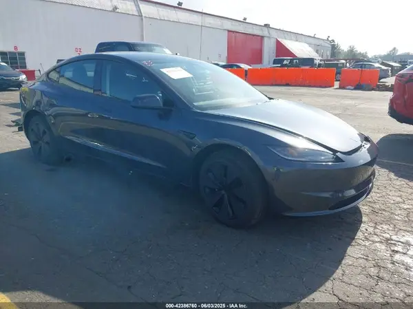 5YJ3E1EA0SF980663 2025 TESLA MODEL 3 - Image 1