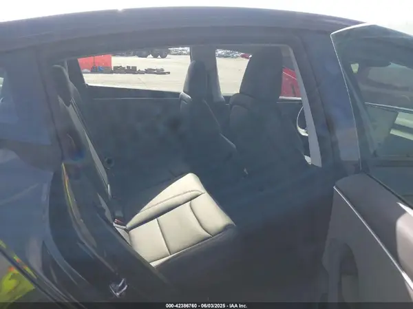 5YJ3E1EA0SF980663 2025 TESLA MODEL 3 - Image 8