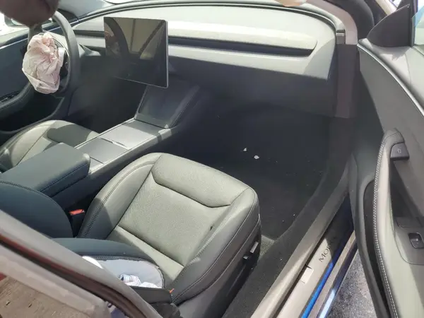 5YJ3E1EA0SF983837 2025 TESLA MODEL 3 - Image 8