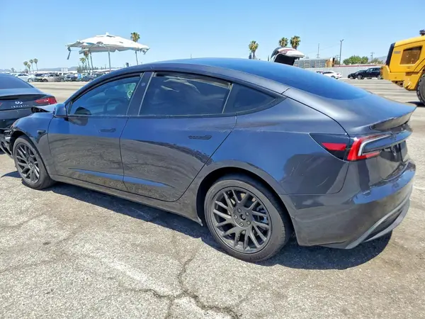 5YJ3E1EA0SF985376 2025 TESLA MODEL 3 - Image 2