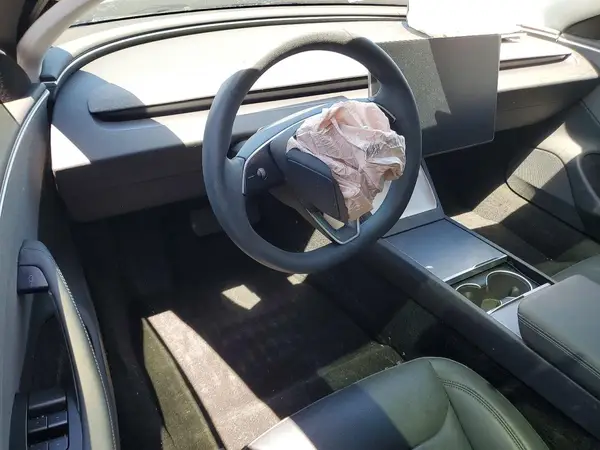 5YJ3E1EA0SF985376 2025 TESLA MODEL 3 - Image 8