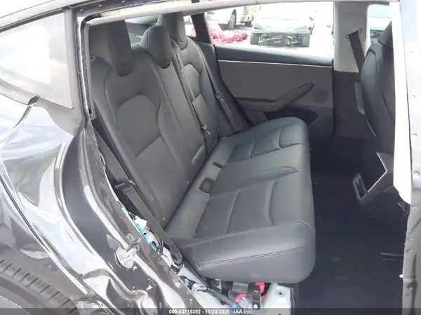 5YJ3E1EA0SF985863 2025 TESLA MODEL 3 - Image 8