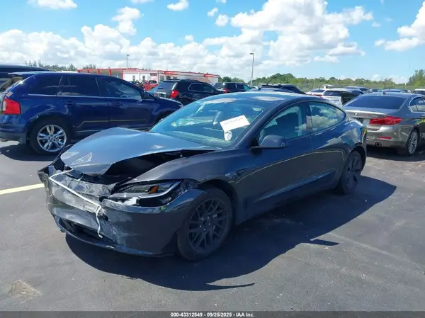 5YJ3E1EA0SF986155 2025 TESLA MODEL 3 - Image 2