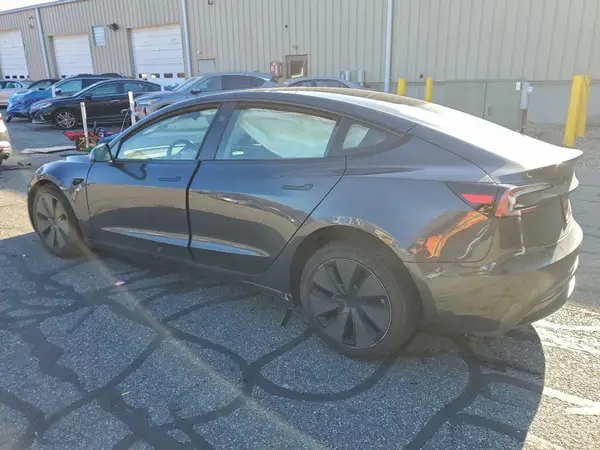5YJ3E1EA0SF986642 2025 TESLA MODEL 3 - Image 2