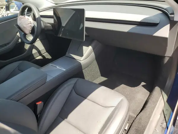 5YJ3E1EA0SF988326 2025 TESLA MODEL 3 - Image 8