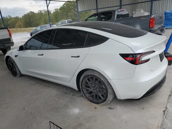 5YJ3E1EA0SF988603 2025 TESLA MODEL 3 - Image 2