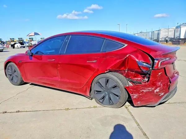 5YJ3E1EA0SF988696 2025 TESLA MODEL 3 - Image 2