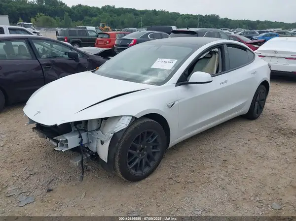 5YJ3E1EA0SF994949 2025 TESLA MODEL 3 - Image 2