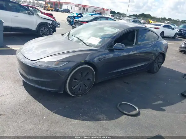 5YJ3E1EA0SF996684 2025 TESLA MODEL 3 - Image 2
